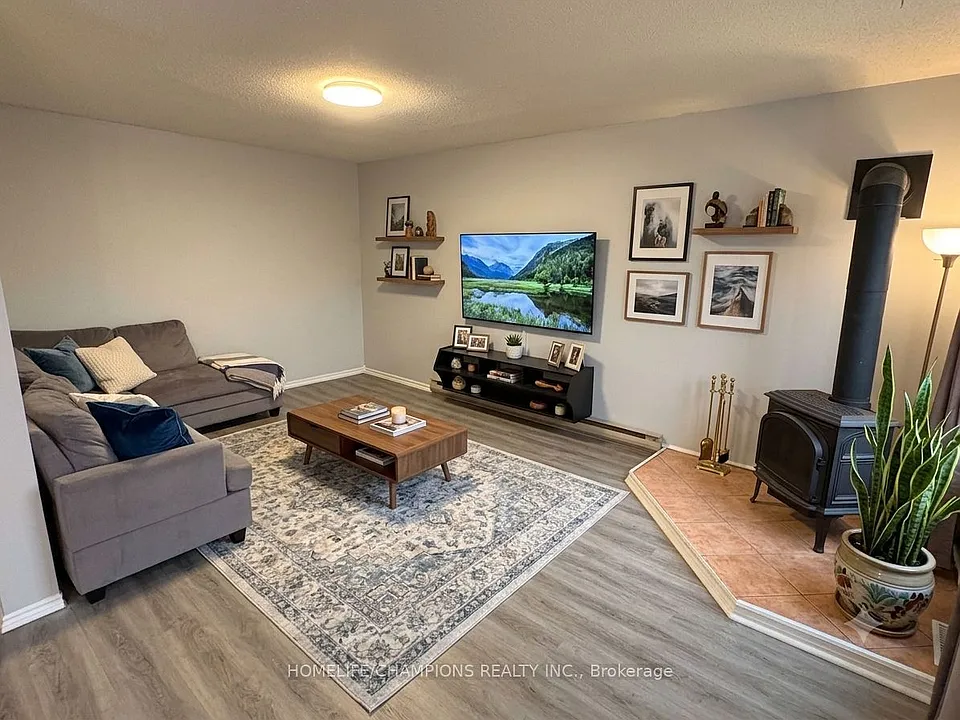 60 Elmsdale Dr #33