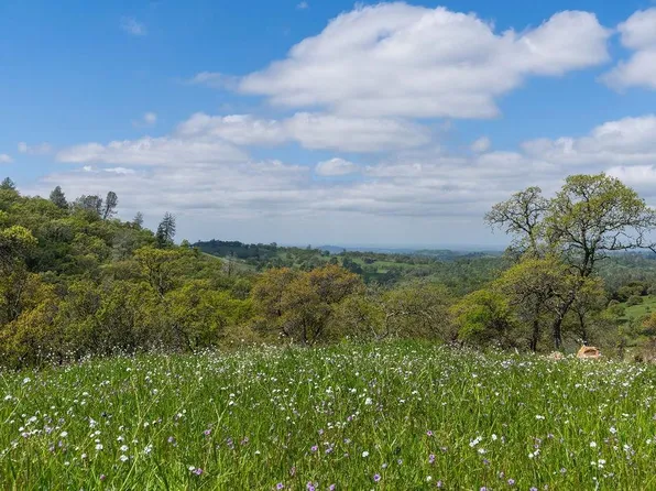 10865 Sunset Dr, Sutter Creek, CA 95685