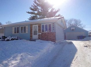 5341 Holly Ave NW, Cedar Rapids, IA 52405