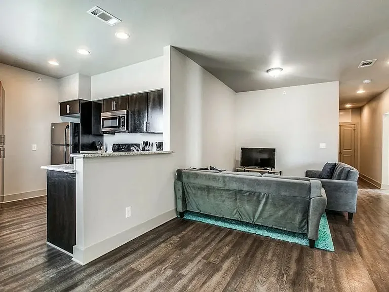 Richland Park Apartments — Photo 13