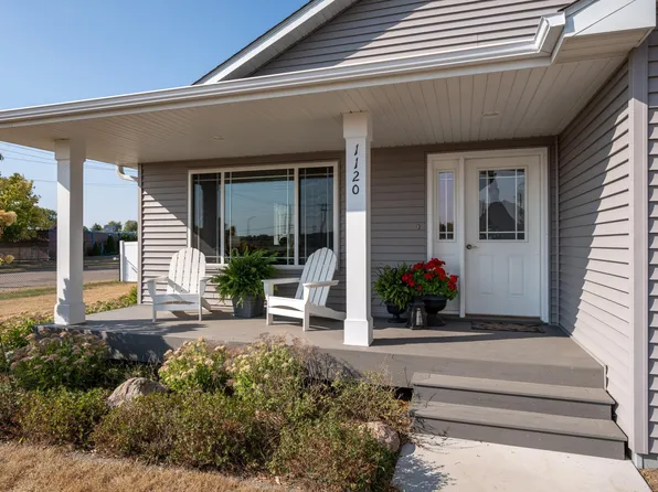 1120 Mill St W, Cannon Falls, MN 55009