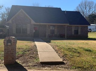 541 Sanders Rd, Fayette, MS 39069