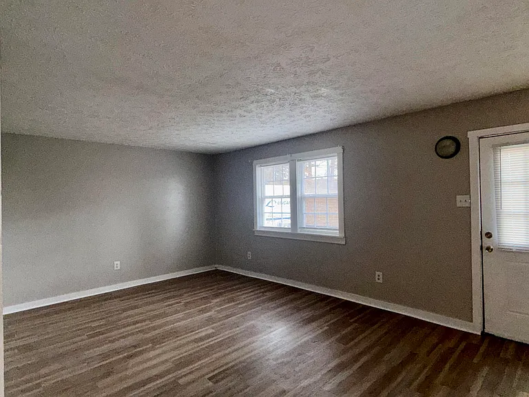 51 Shields Ln #4 — Photo 3