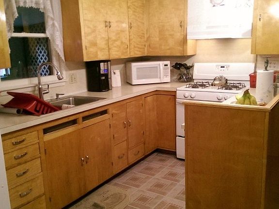 3rd image of 317 N Woodlawn Ave