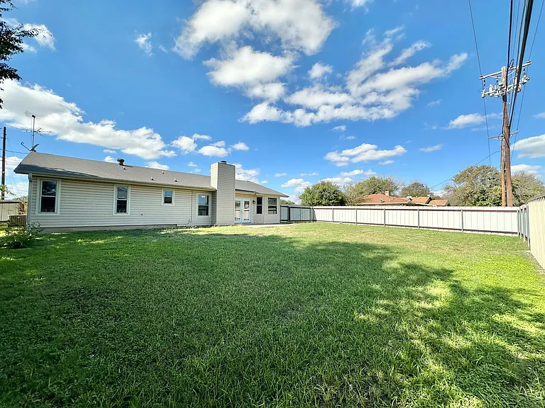 1602 Becker Dr — Photo 31