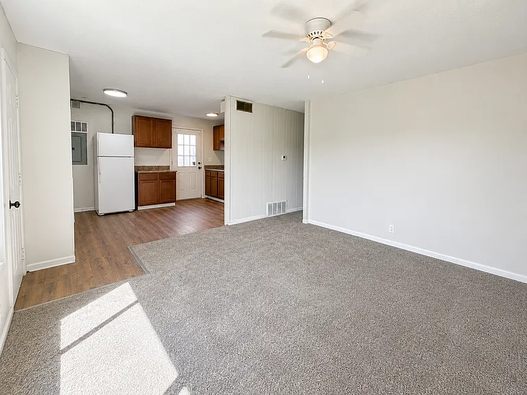 1482 Kingry St — Photo 2