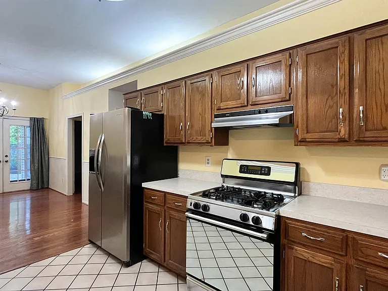 1318 Point West Dr — Photo 6