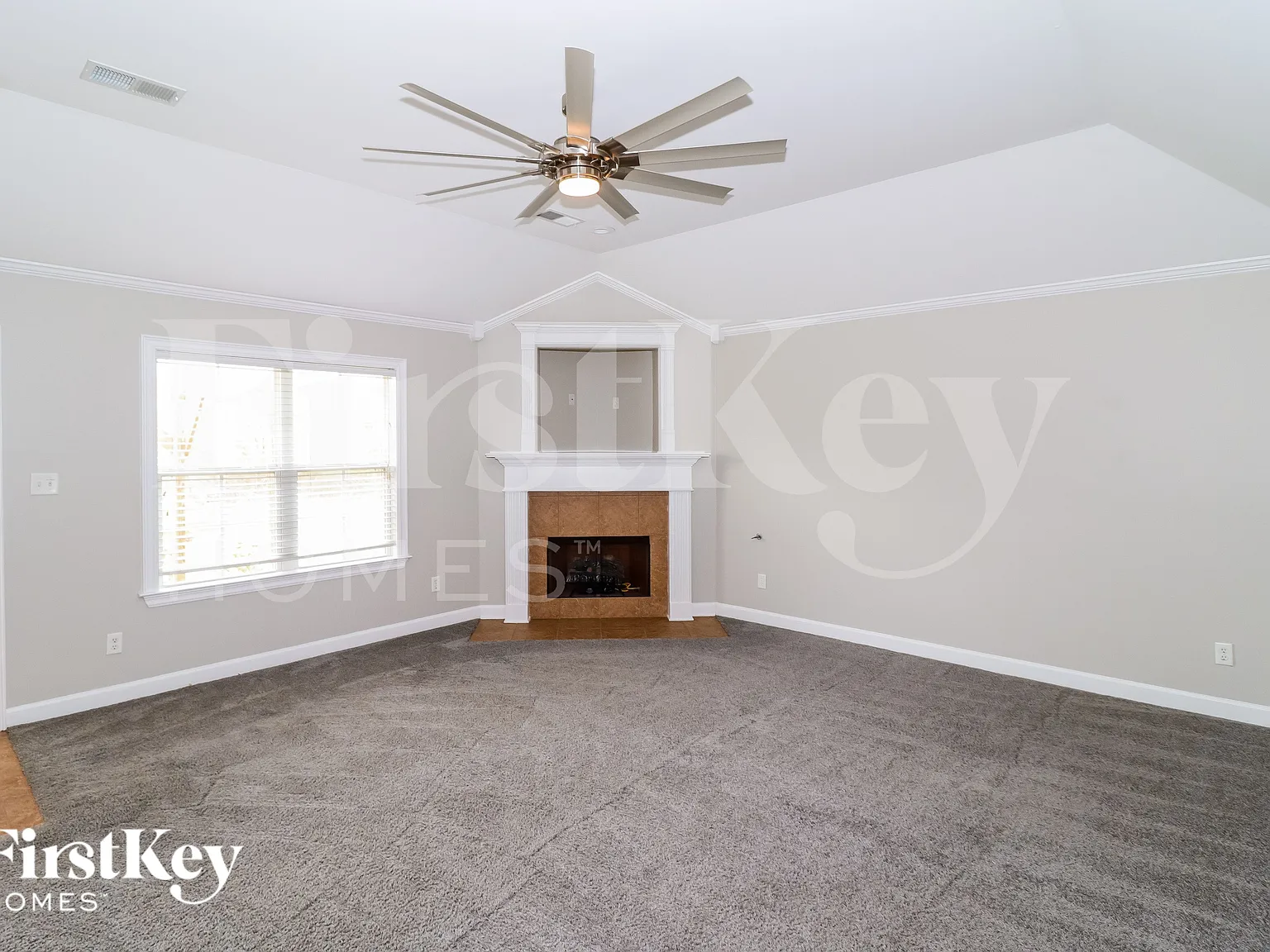 3 bed, 2.5 bath, 2200 sqft, $2,010 — Photo 4