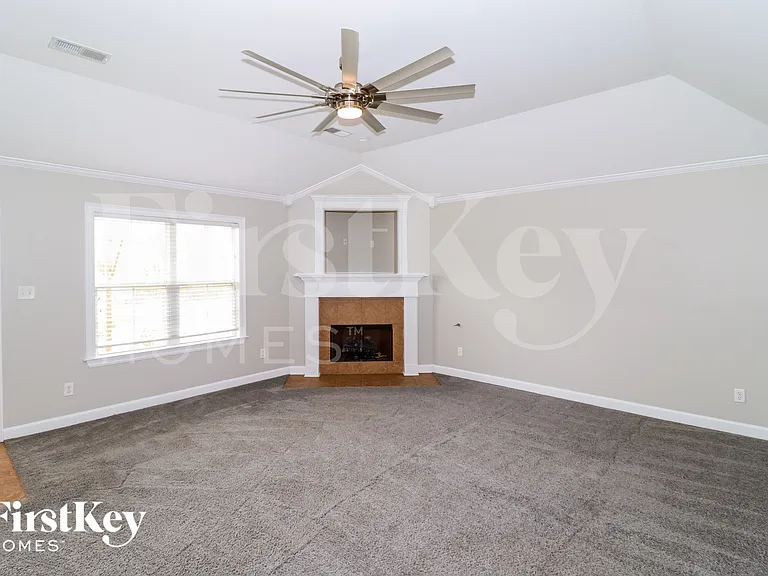 170 Southwind Dr — Photo 4