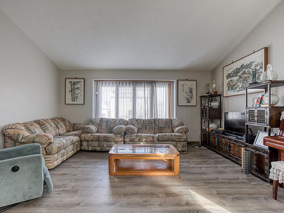 2nd image of 2851 Florence Dr SW