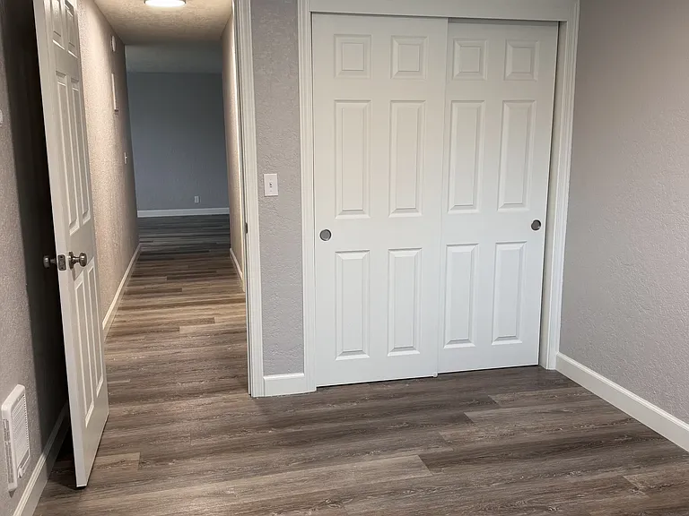 2541 NE Stephens St #8 — Photo 9
