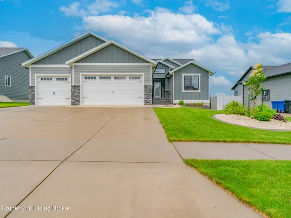 4640 14th St W, Dickinson, ND 58601