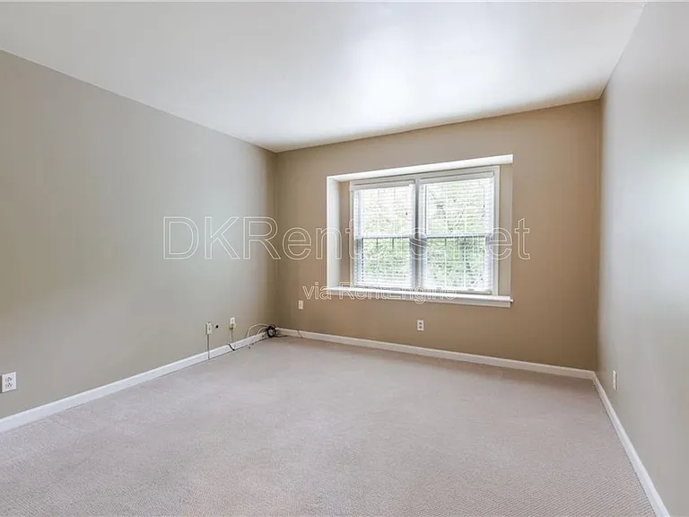 82 Montre Sq NW — Photo 19