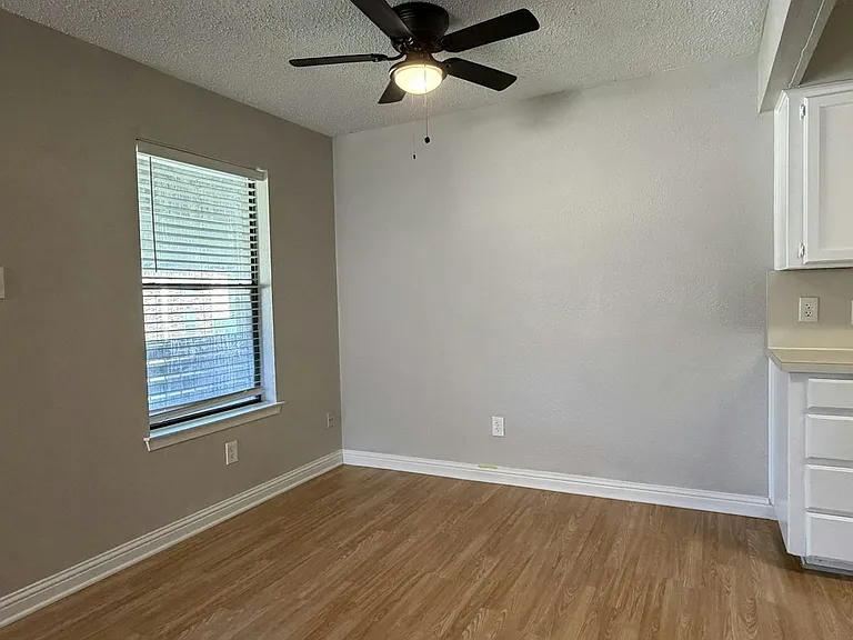 816 Betty Ct #B — Photo 3