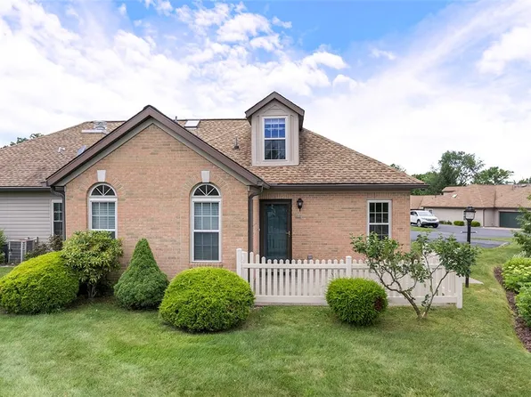 1221 Stanford Ct, Coraopolis, PA 15108