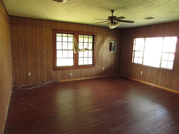 2nd image of 307 Leblanc Dr