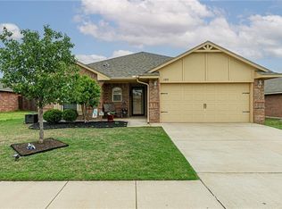 11833 SW 8th St, Yukon, OK 73099