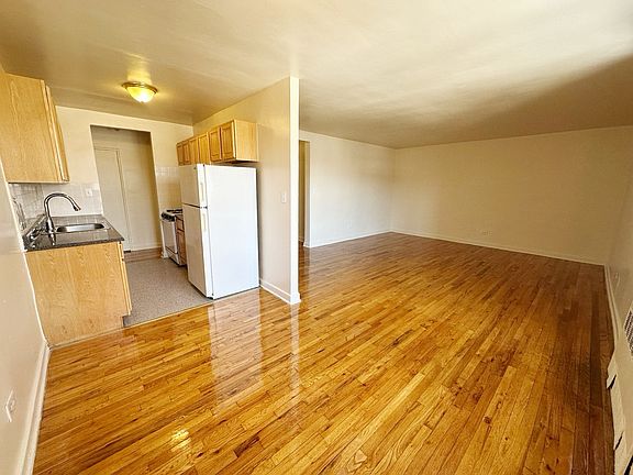 3rd image of 3515 Leverich St APT 507