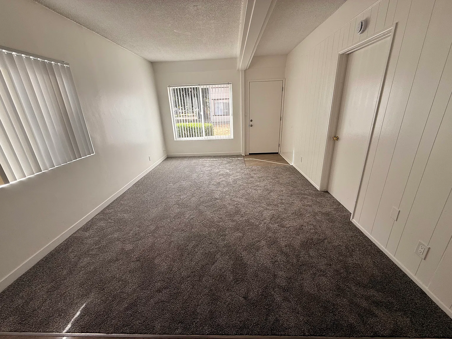 2 bed, 720 sqft, $1,595 — Photo 2
