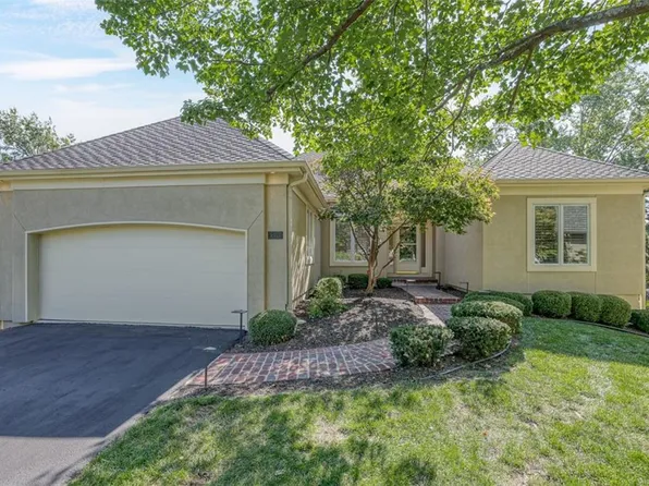 5401 W 97th Cir, Overland Park, KS 66207