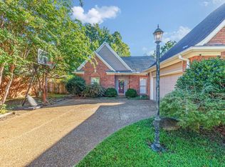 1190 Cordova Green Dr, Cordova, TN 38018