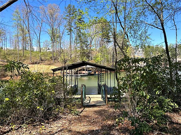 3rd image of 1412 Cool Ridge Dr