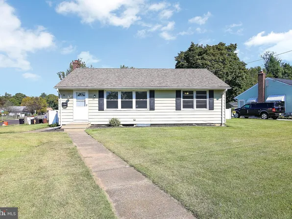 1083 Warren St, Beverly, NJ 08010