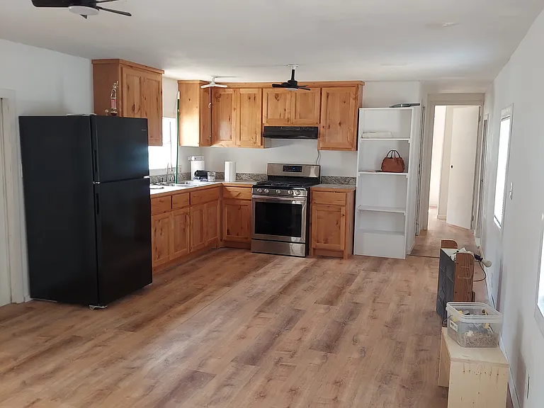 608 Humphrey St — Photo 1