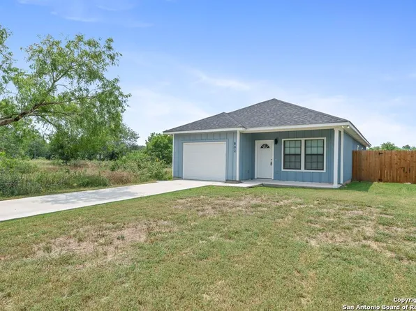 802 W Huntington St, Beeville 78102