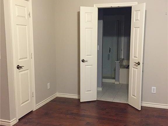 5th image of 4700 Glen Echo Dr