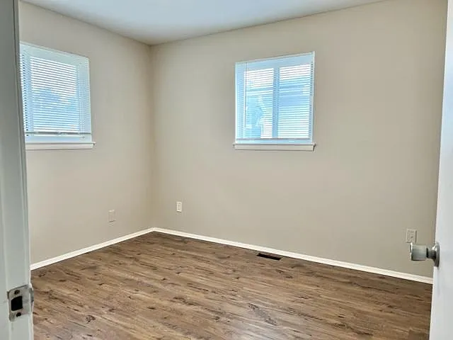 684 E Mapledale Ave — Photo 7