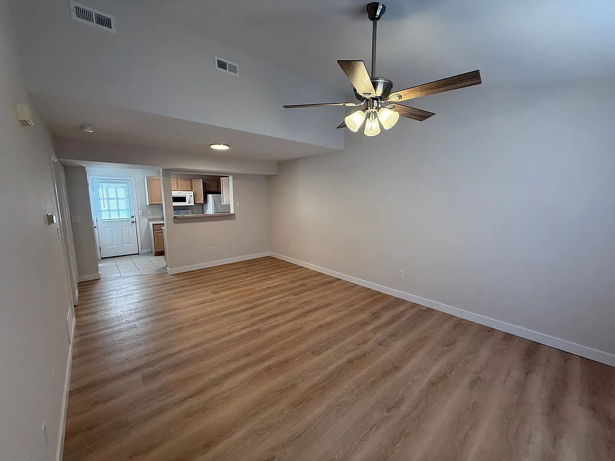 Building Photo - 1512-1514 Citadel Dr