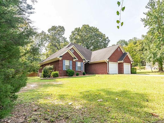 3rd image of 4501 Sugarloaf Pl