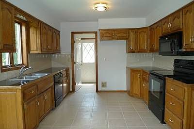 2nd image of 1121 Wellington Way