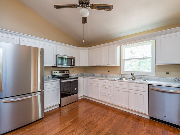 4th image of 417 Garnett Ave