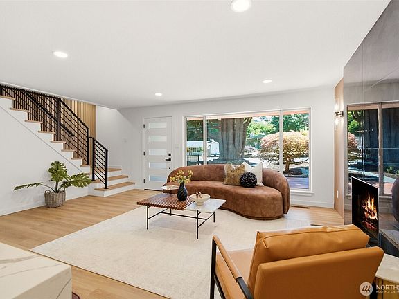 4th image of 3116 Crystal Springs Road W
