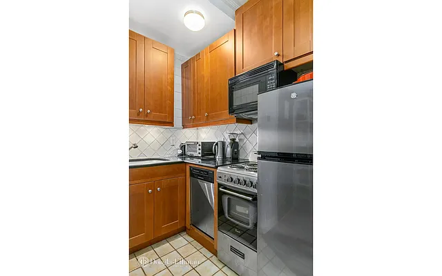 Sold by Douglas Elliman | media 4