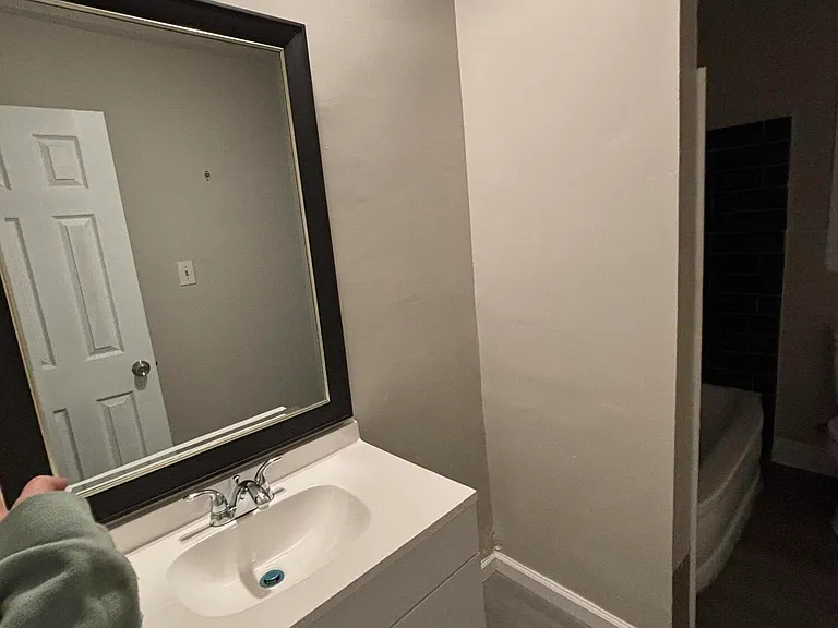 2458 Leslie Cir — Photo 4