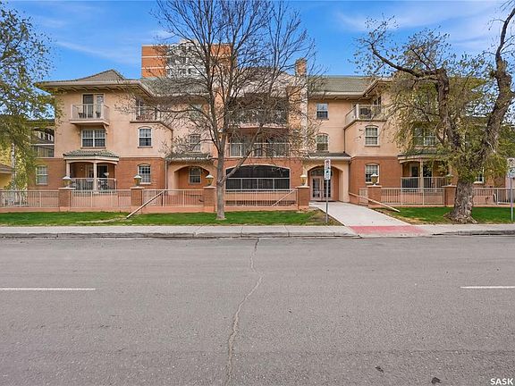 2nd image of UNIT 206-2315 Cornwall STREET