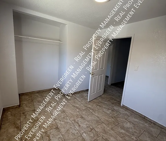 168 N F St — Photo 5