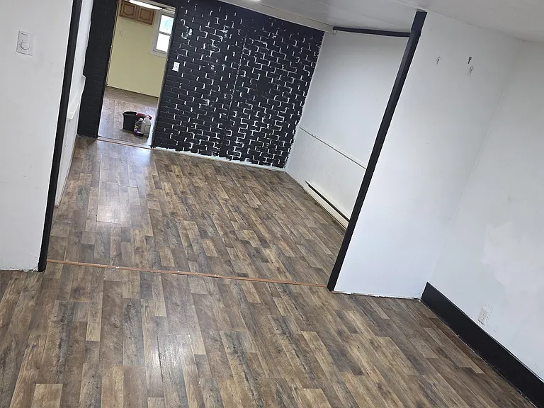 323 N Vine St — Photo 20