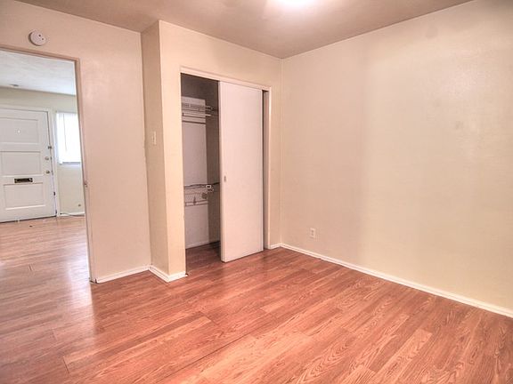 5th image of 3603 Hereford St