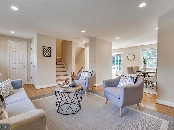 4th image of 126 Sharpstead Ln