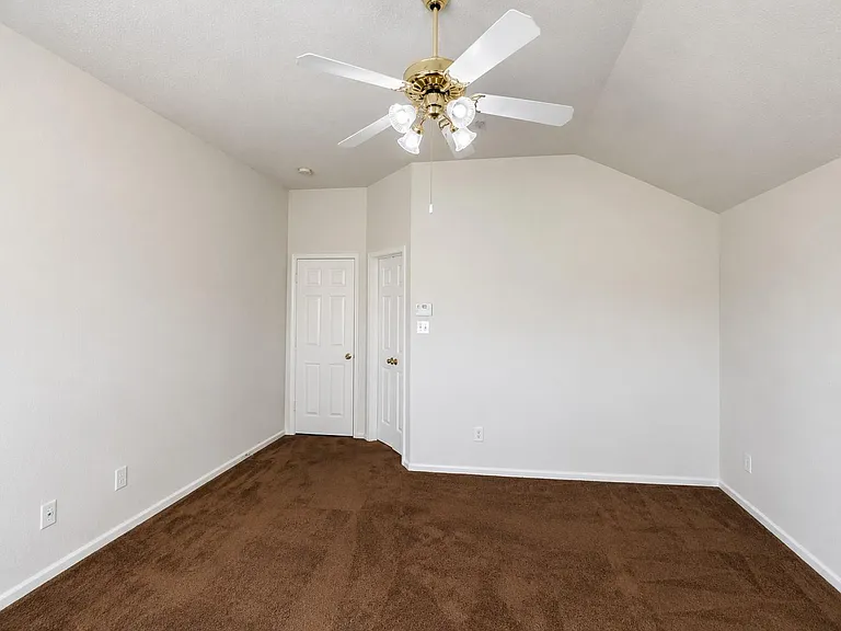 20410 Nelva Park Ct — Photo 31