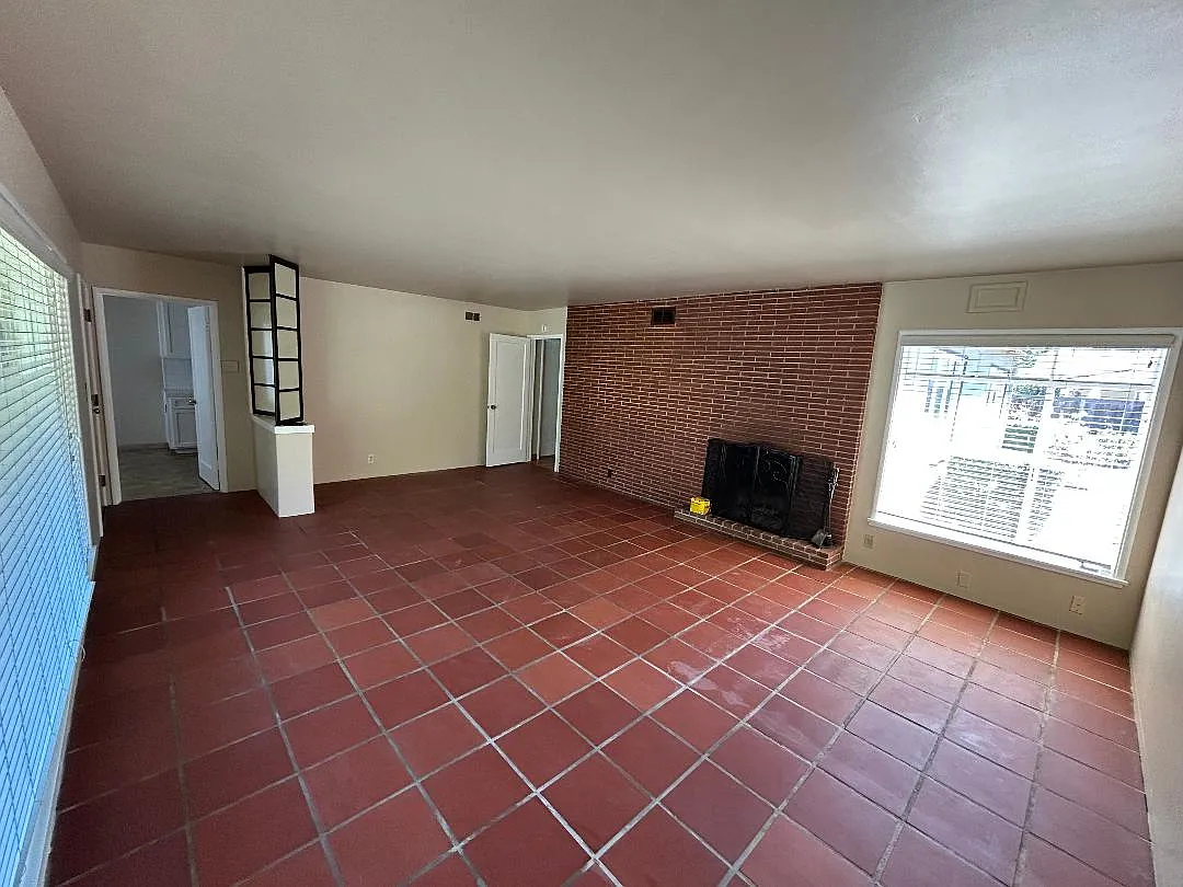 2 bed, 1.5 bath, 1307 sqft, $2,850 — Photo 4