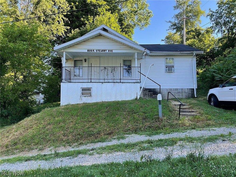 1st image of 820A Stewart Ave