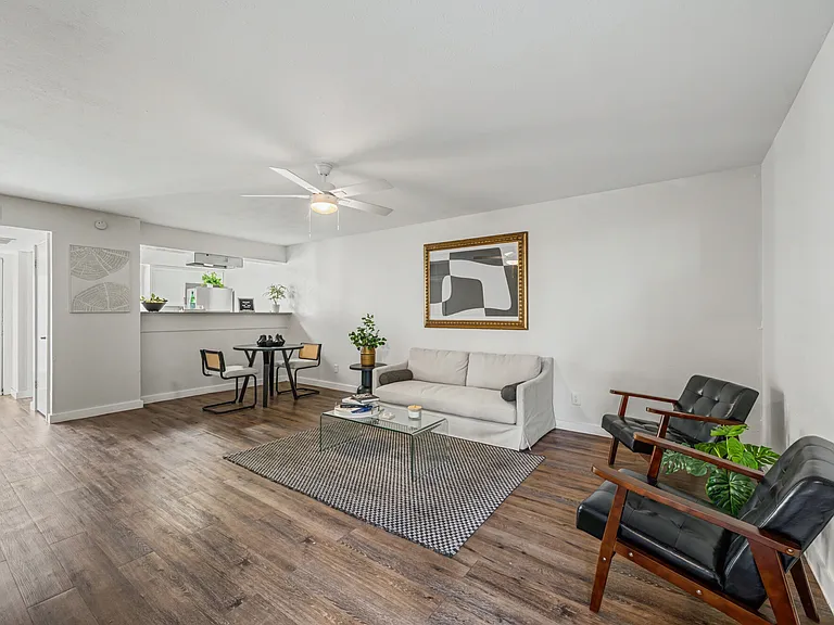 The Alista Apartments — Photo 11