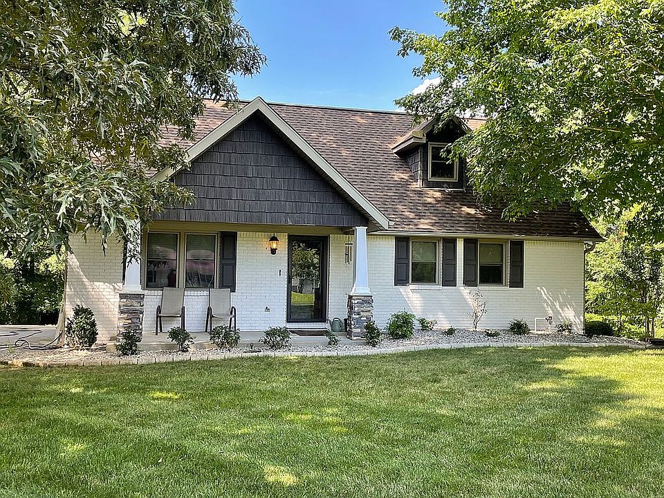 Painted house & new columns 