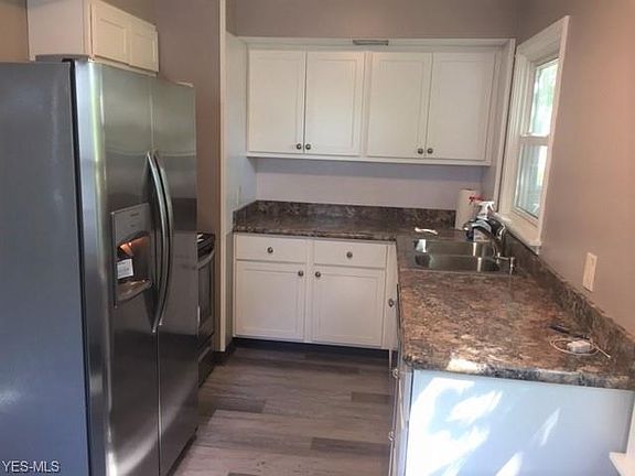 2nd image of 377 Willard Ave SE