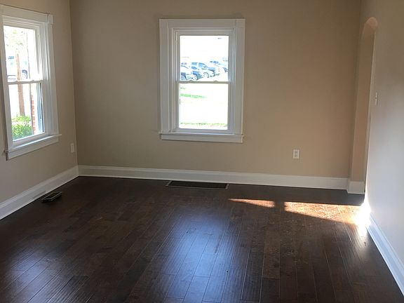 2nd image of 709 Washington Ave